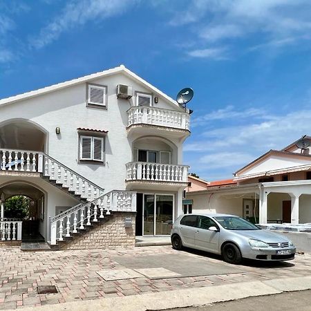 Apartmani Aneri Vir Exterior photo