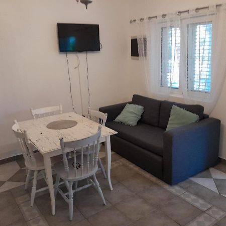 Apartmani Aneri Vir Exterior photo