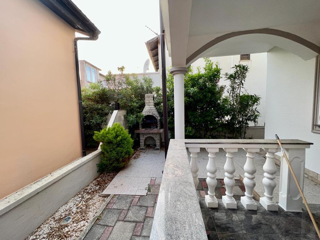 Apartmani Aneri Vir Exterior photo