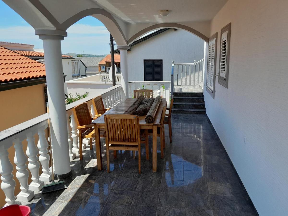 Apartmani Aneri Vir Exterior photo