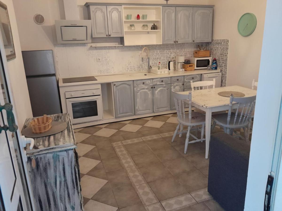 Apartmani Aneri Vir Exterior photo